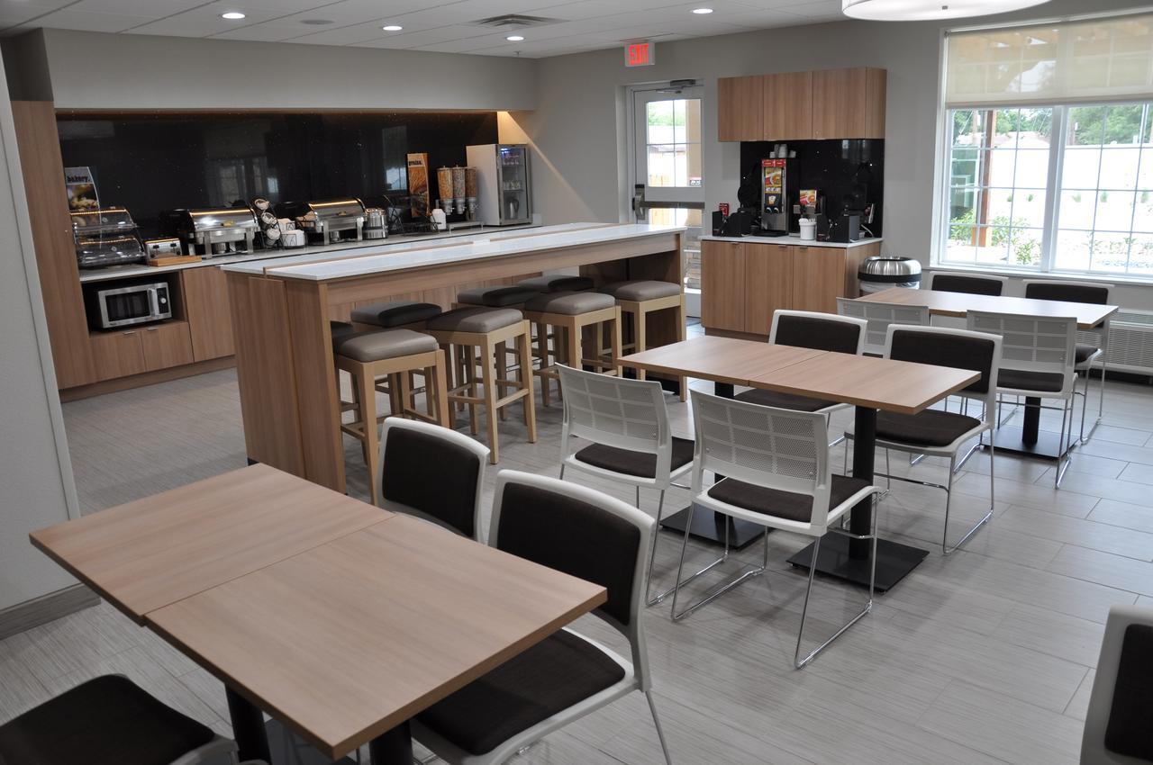 Microtel Inn & Suites By Wyndham לובוק מראה חיצוני תמונה