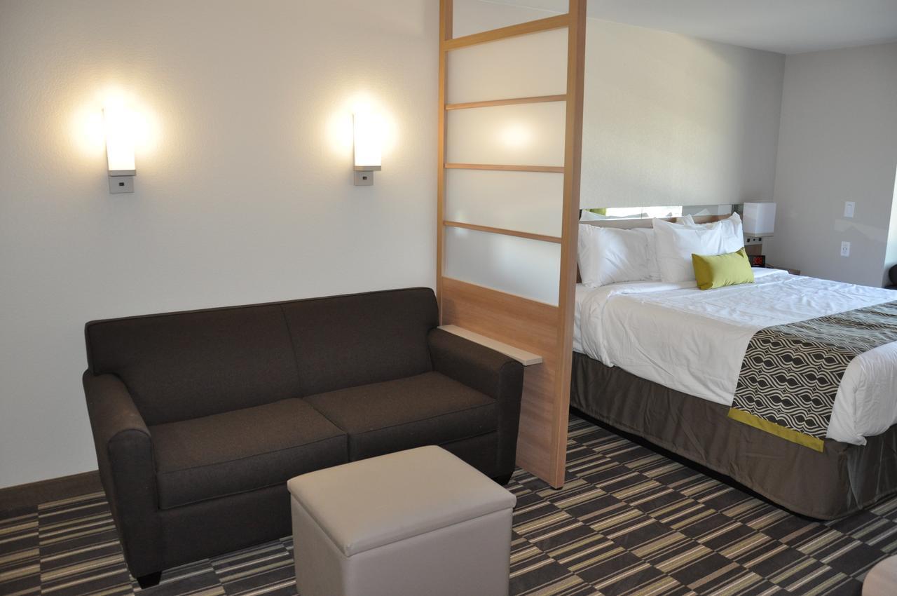 Microtel Inn & Suites By Wyndham לובוק מראה חיצוני תמונה