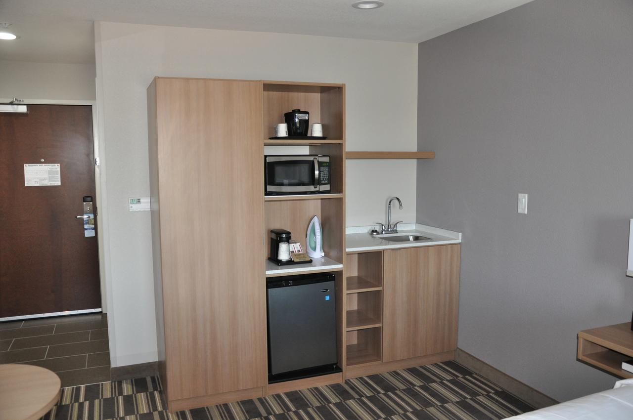 Microtel Inn & Suites By Wyndham לובוק מראה חיצוני תמונה