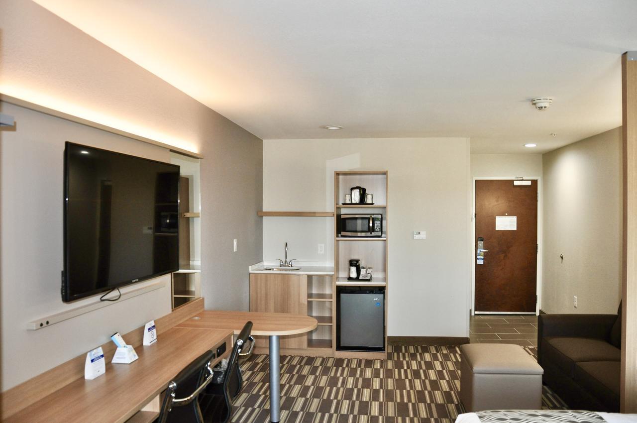Microtel Inn & Suites By Wyndham לובוק מראה חיצוני תמונה