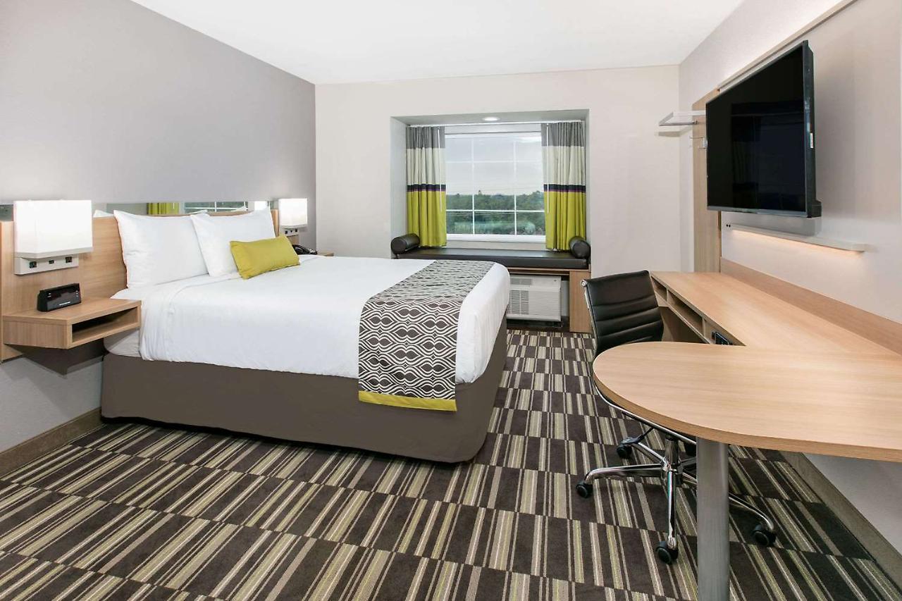 Microtel Inn & Suites By Wyndham לובוק מראה חיצוני תמונה