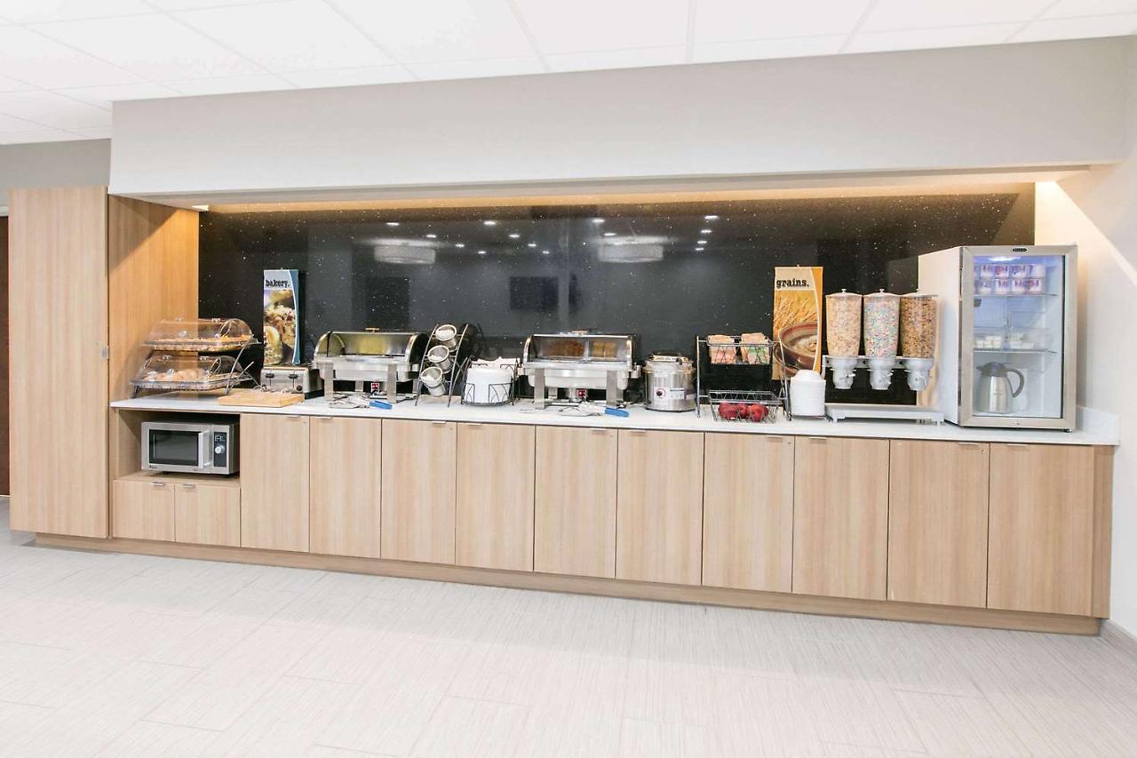 Microtel Inn & Suites By Wyndham לובוק מראה חיצוני תמונה